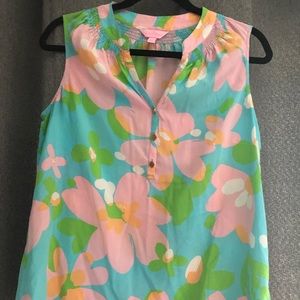 Lilly Pulitzer Women’s sleeveless shirt.